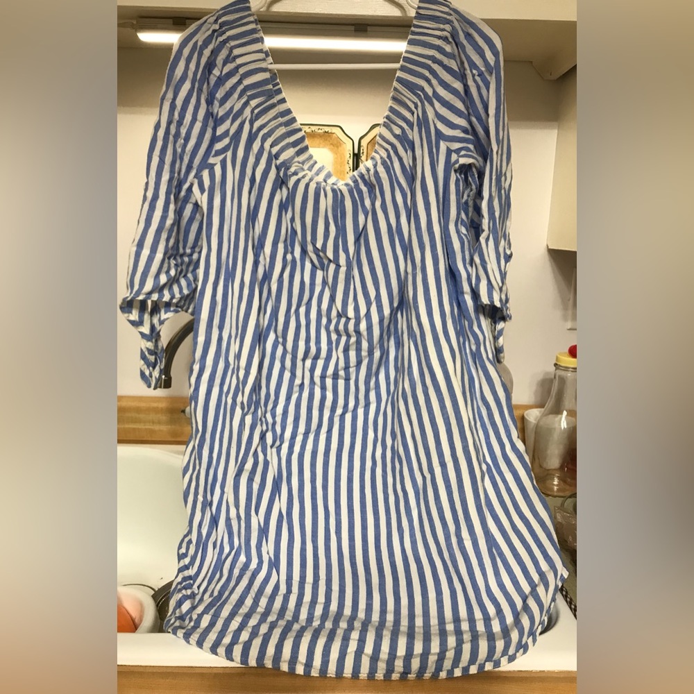 Old navy size xl off the shoulder, blouse.